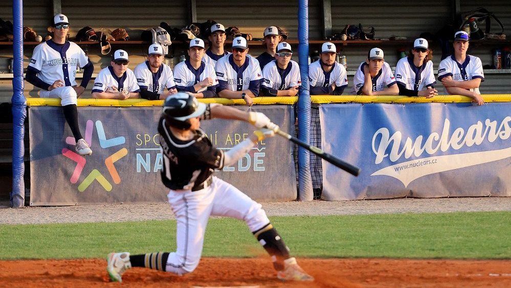 Draci stále první, Sokol dál čeká na výhru